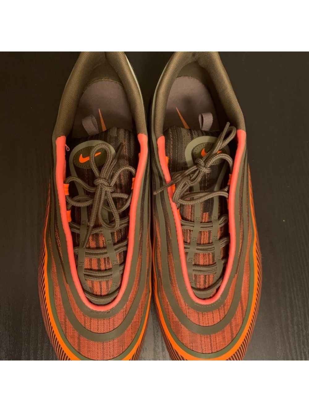Nike Men’s Olive Brown & Orange Wave-Pattern Sneakers